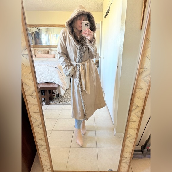 Vintage Reversible Hooded Rain Trench Coat with Cheetah Faux - Picture 9 of 17